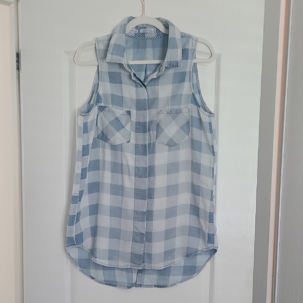 Kenneth Cole Reaction Blue Sleeveless Button Down Shirt